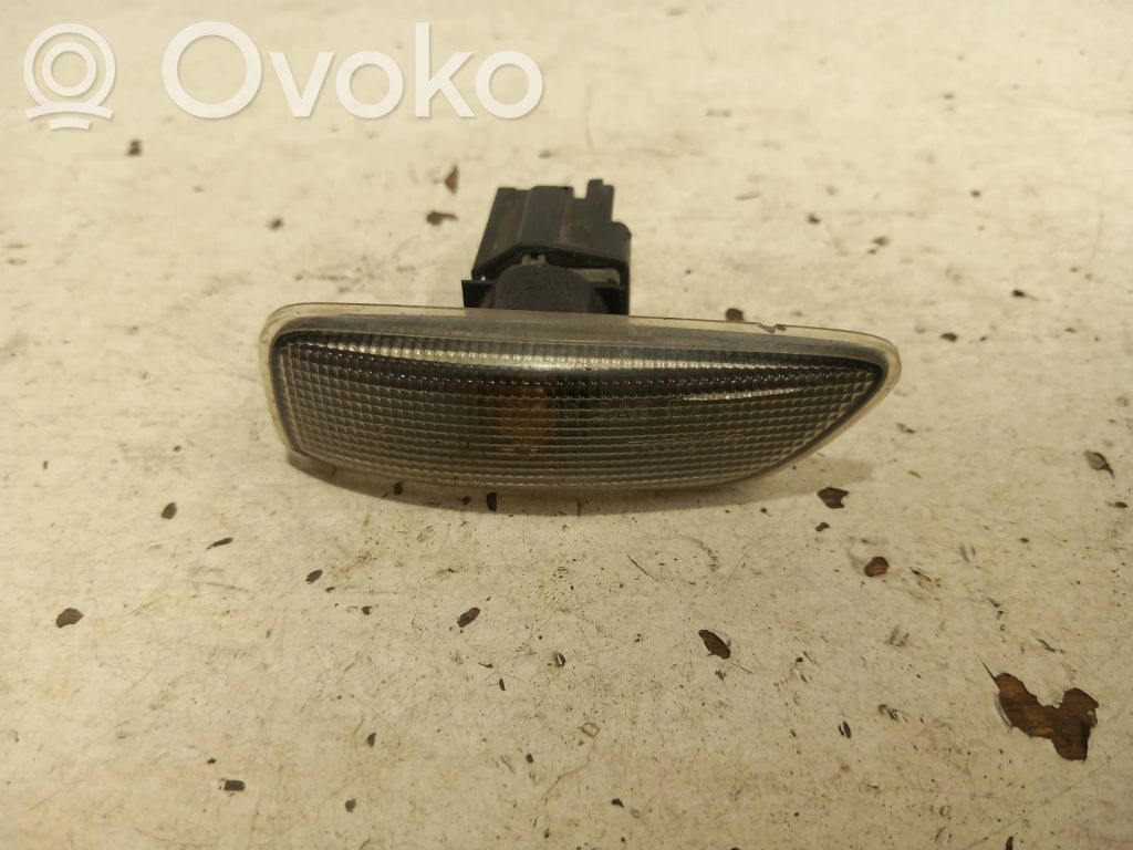 Volvo V70 Front fender indicator light 