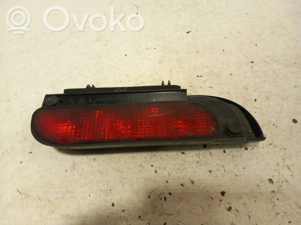 Third/center stoplight   7R02569