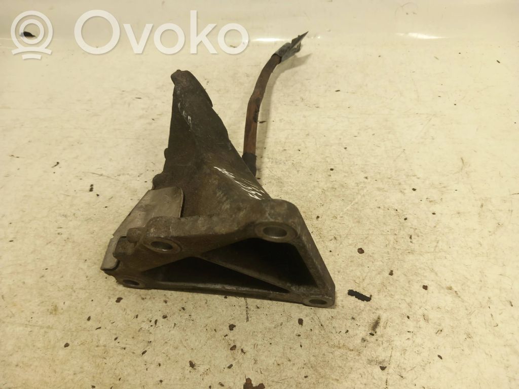 Engine mounting bracket   6753296,022211,A46000
