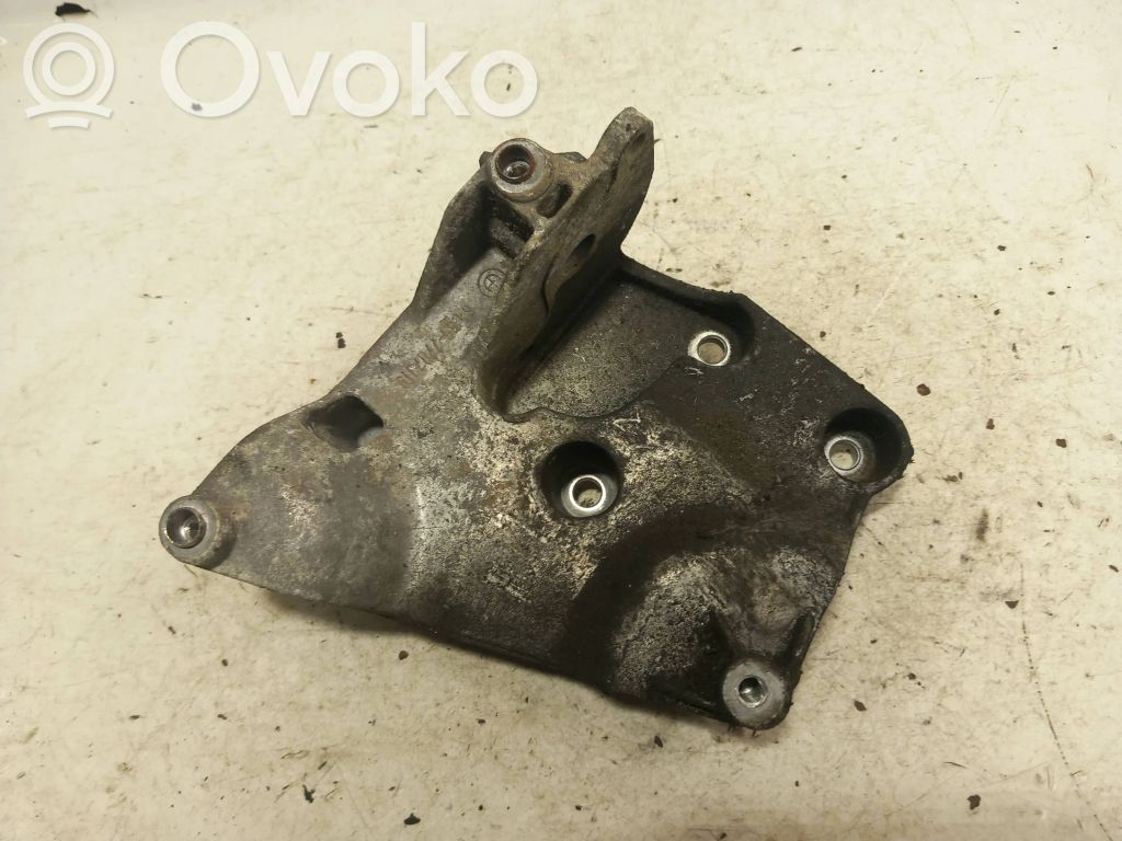 BMW X3 E83 Engine mounting bracket 