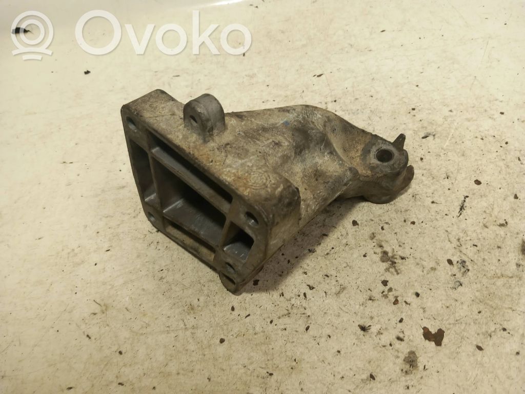 Mercedes-Benz E W211 Engine mounting bracket 