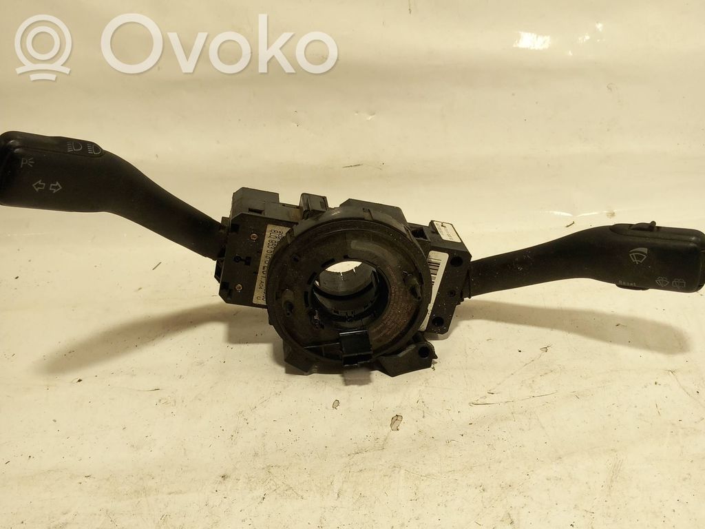 Volkswagen PASSAT B5 Manetka / Przełącznik kierunkowskazów wycieraczek 
