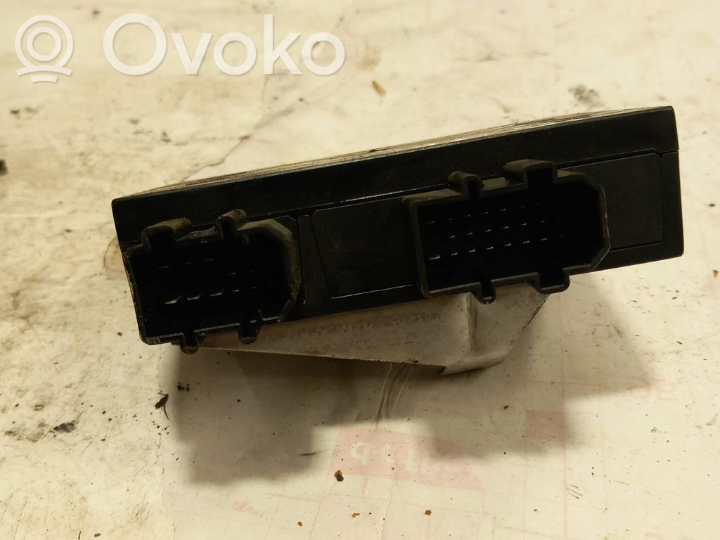 Volkswagen PASSAT B5 Comfort/convenience module 