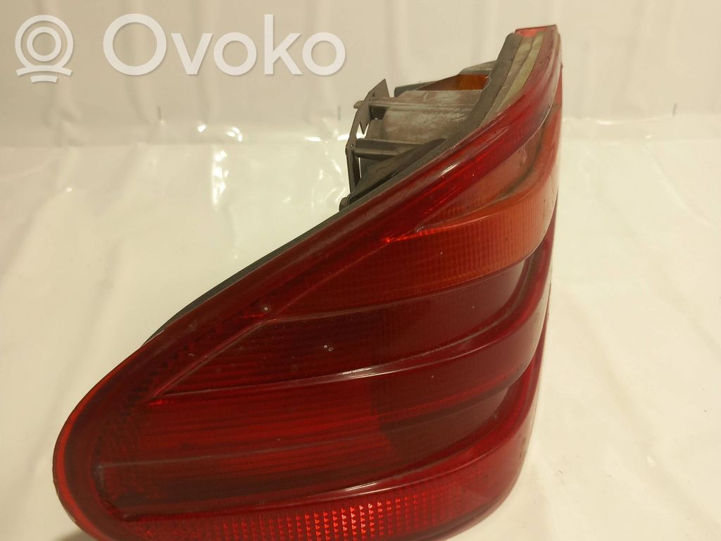 Mercedes-Benz E W210 Lampa tylna 