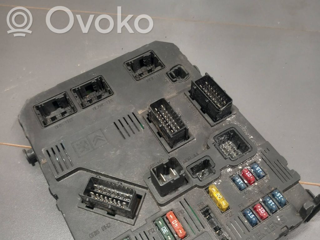 Peugeot 206 Fuse module 
