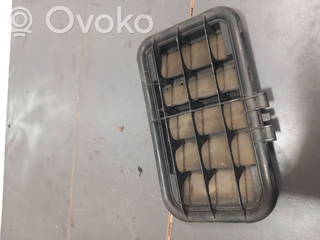 Kulmapaneelin paineventtiili   4E0819181A