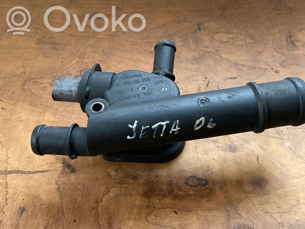 Volkswagen Jetta V Termostat / Obudowa termostatu 