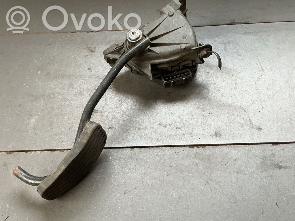 Volvo S80 Kaasupoljin 