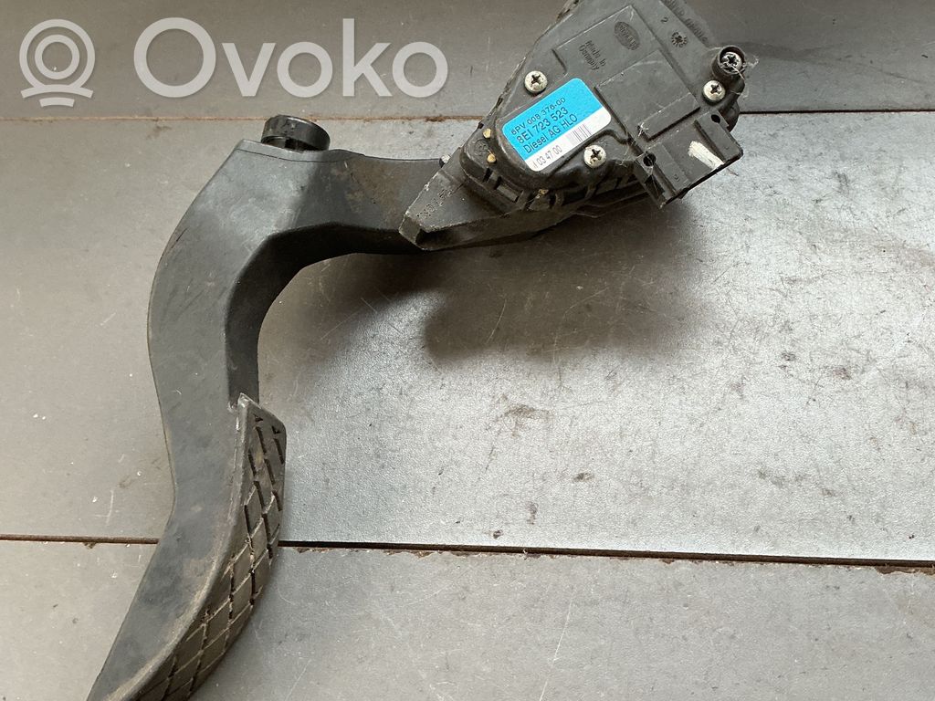 Audi A4 S4 B6 8E 8H Pedał gazu / przyspieszenia 