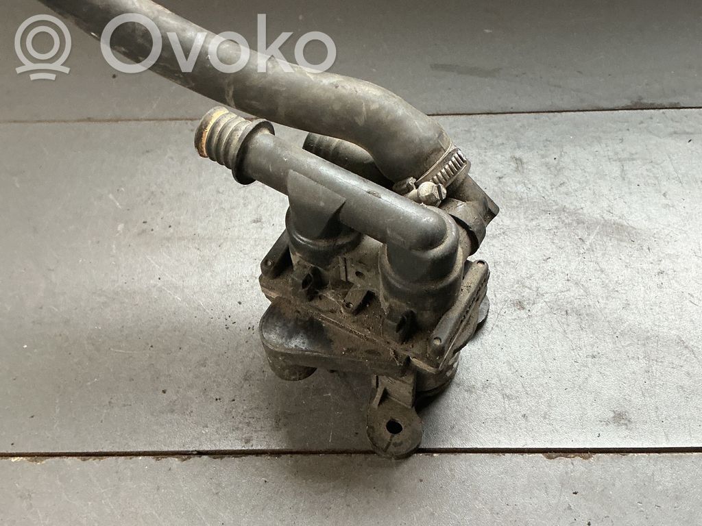 BMW 5 E34 Apsildes radiatora vārsts (-i) 