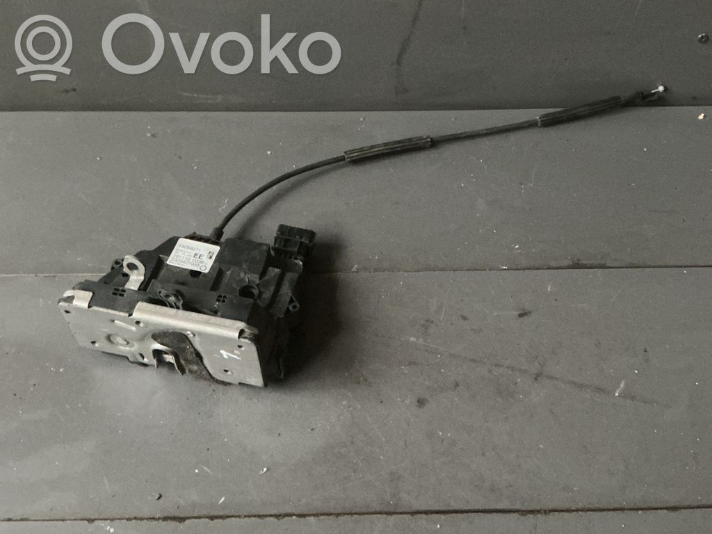 Opel Meriva B Front door lock 
