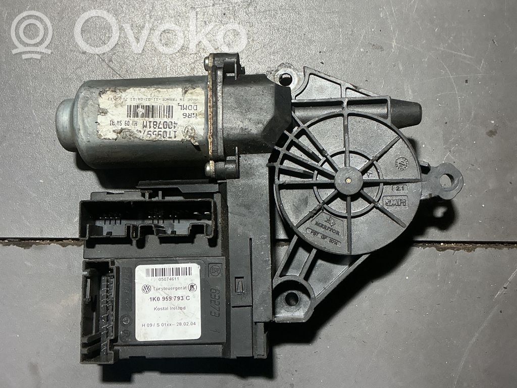 Volkswagen Touran I Silnik regulatora szyby drzwi przednich 