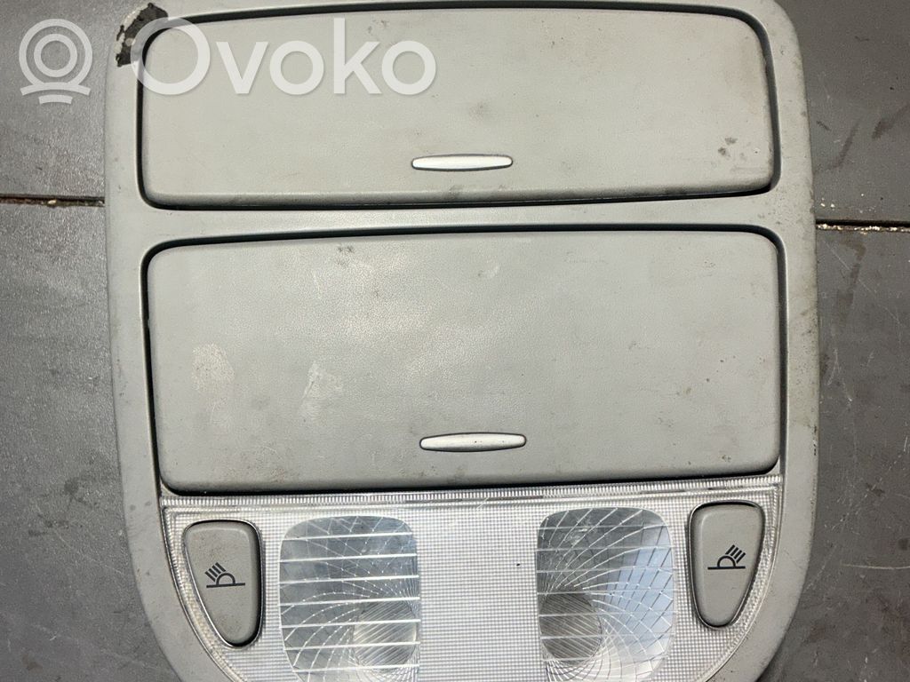 Hyundai Santa Fe Etuistuimen valo 