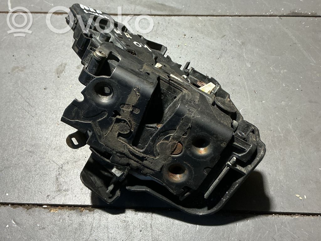 Ford Focus C-MAX Priekšpusē slēdzene 