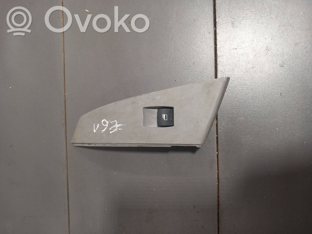 BMW 5 E60 E61 Ramka przycisku otwierania szyby drzwi tylnych 