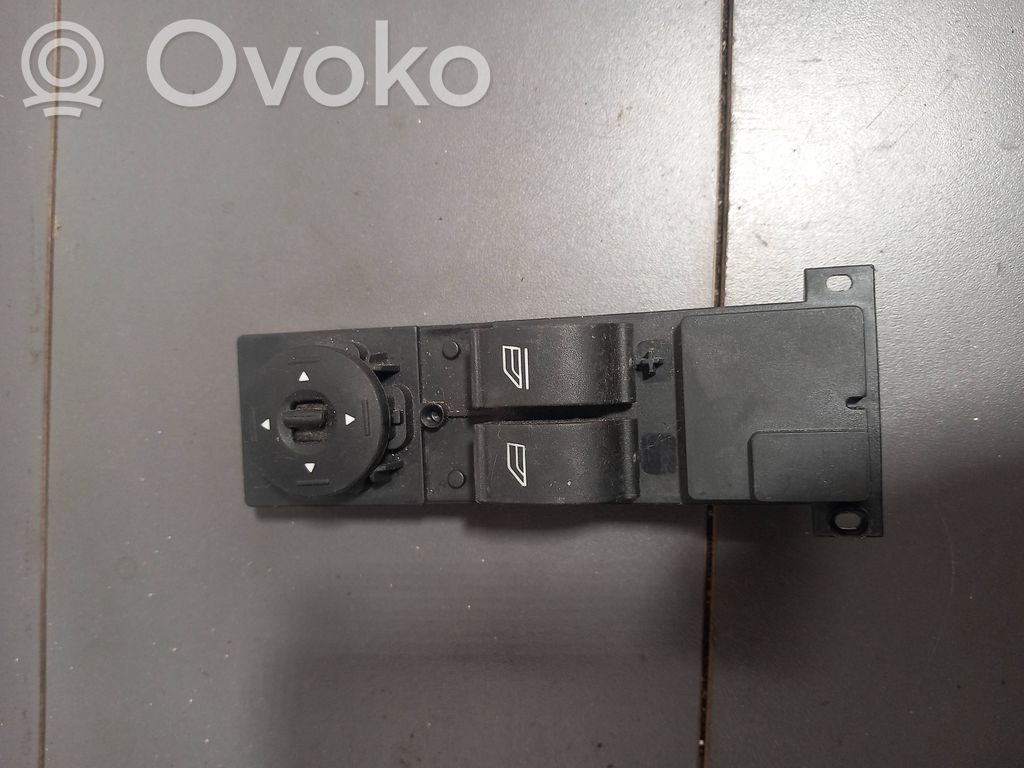 Electric window control switch   03168085,L8A1C,7M5T14529CA