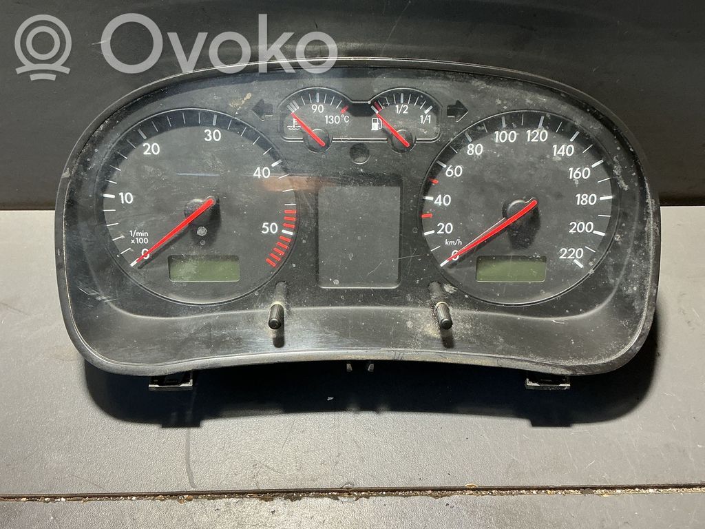 Volkswagen Golf IV Nopeusmittari (mittaristo) 