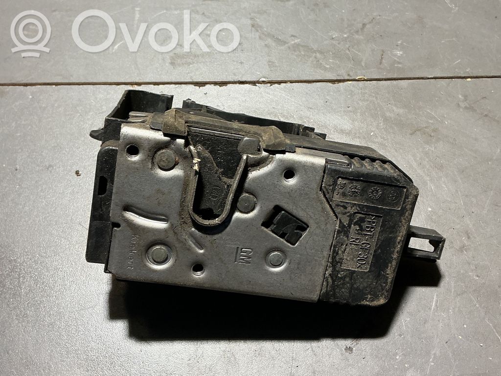 Opel Vectra C Priekšpusē slēdzene 