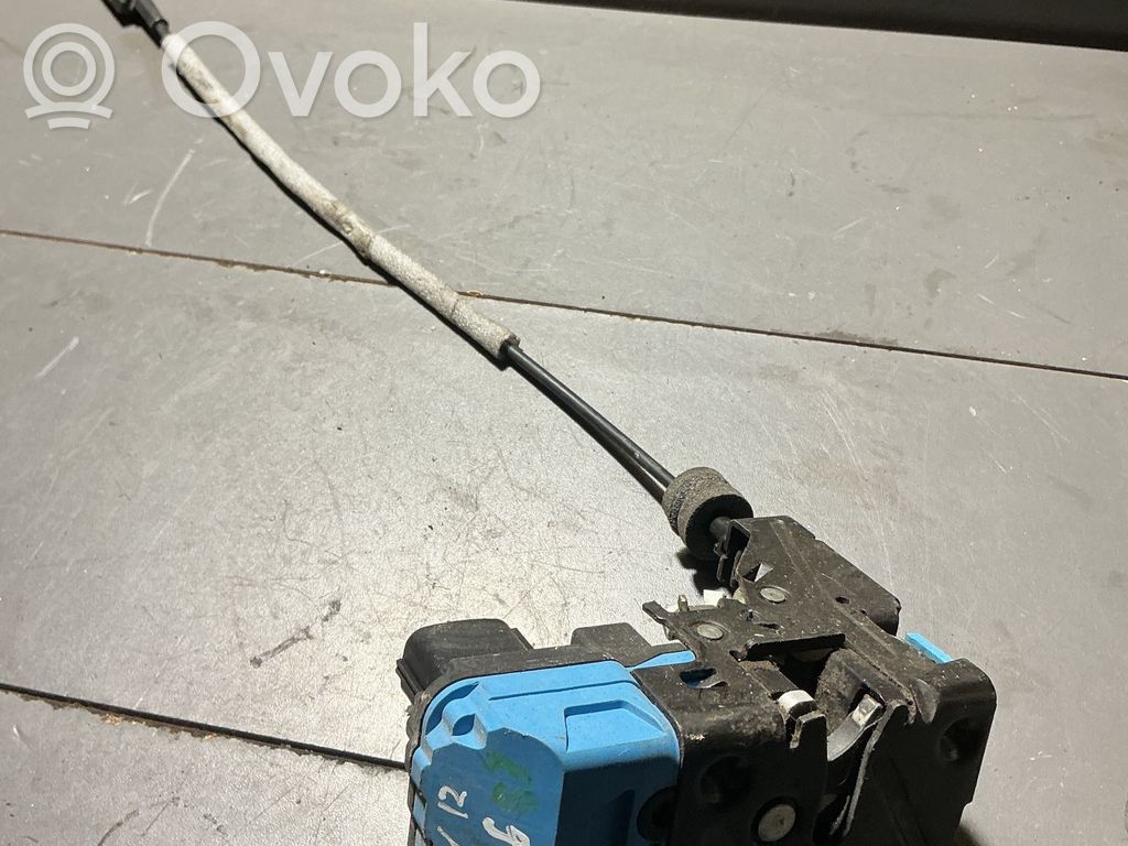 Volvo V70 Priekšpusē slēdzene 