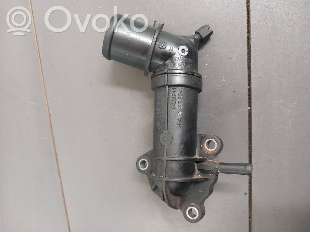 Opel Astra J Termostaatin kotelo 