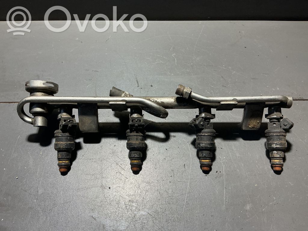 Audi A4 S4 B6 8E 8H Tubo principal de alimentación del combustible 