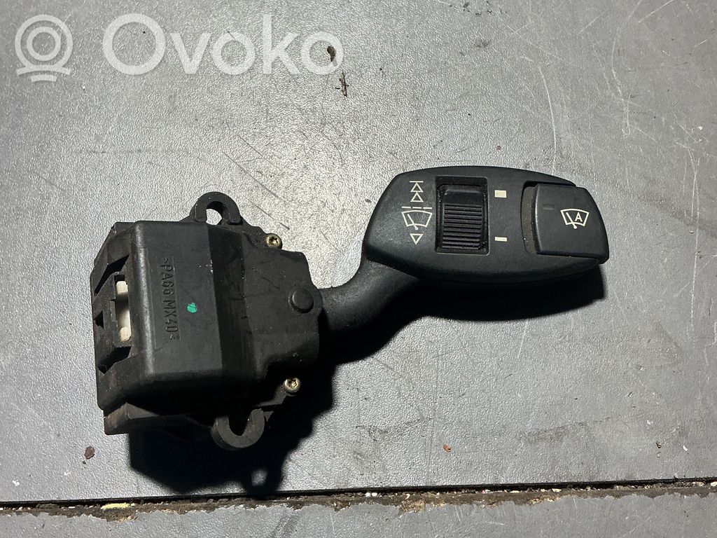 BMW 5 E60 E61 Pyyhkijän vipu 