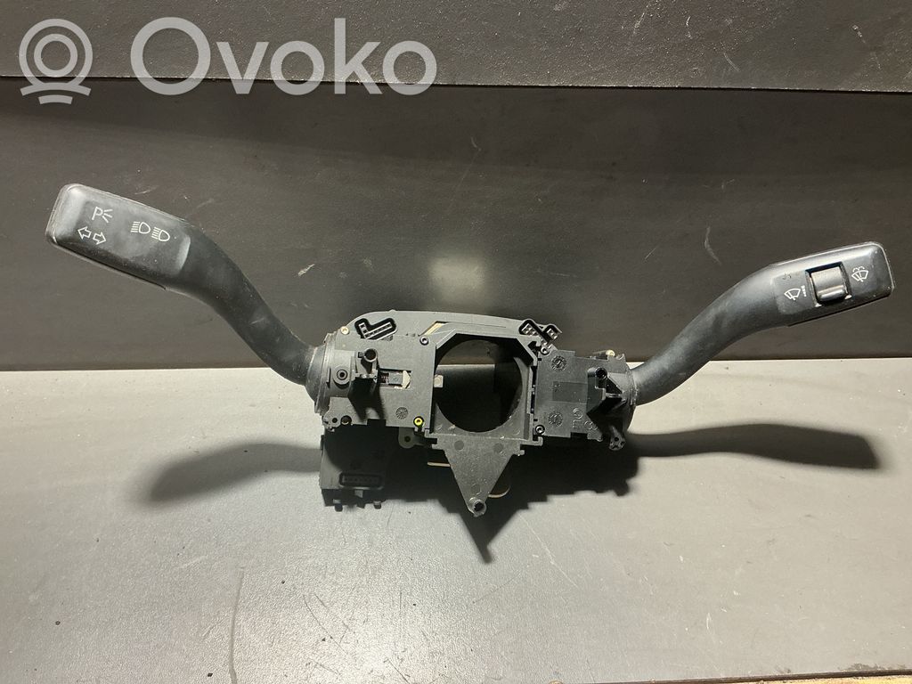 Audi A4 S4 B6 8E 8H Commodo, commande essuie-glace/phare 