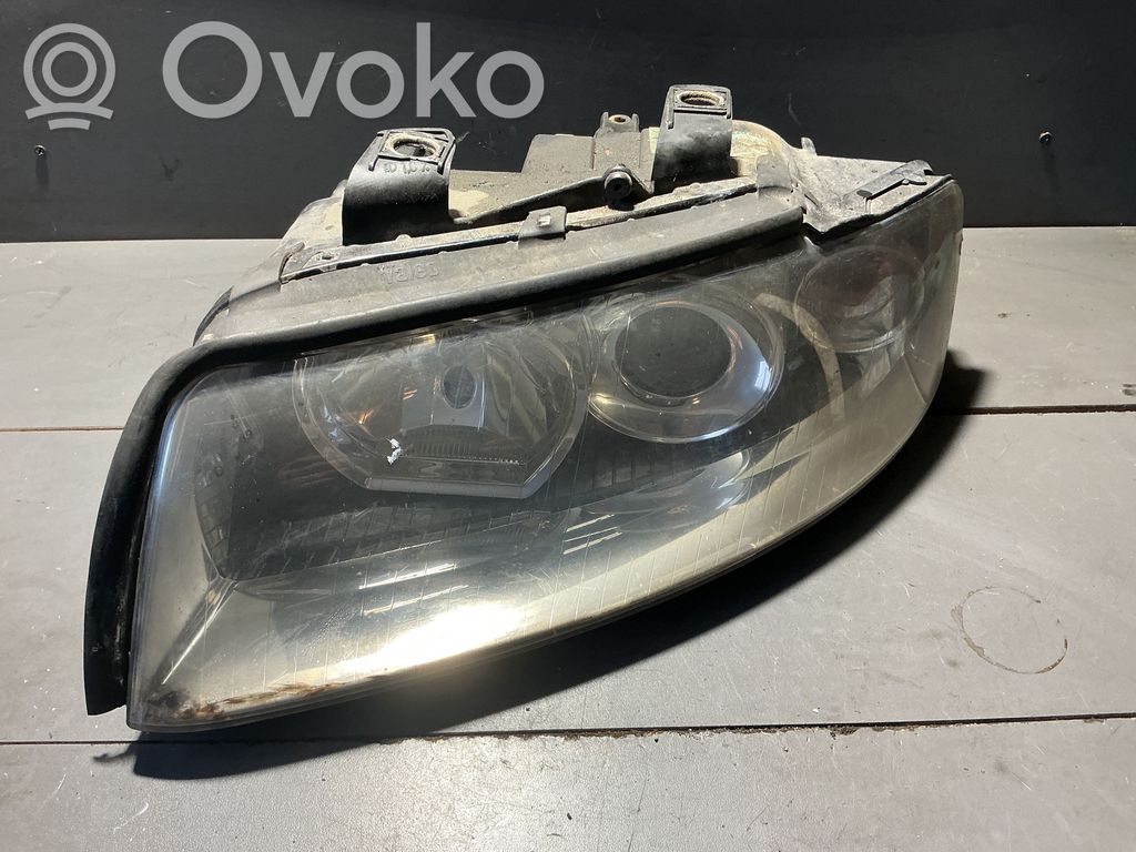 Audi A4 S4 B6 8E 8H Headlight/headlamp 