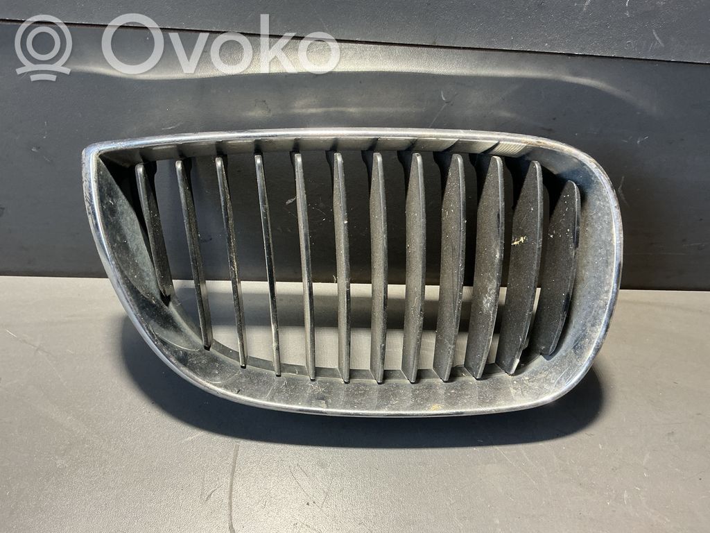 BMW 1 E81 E87 Front bumper upper radiator grill 