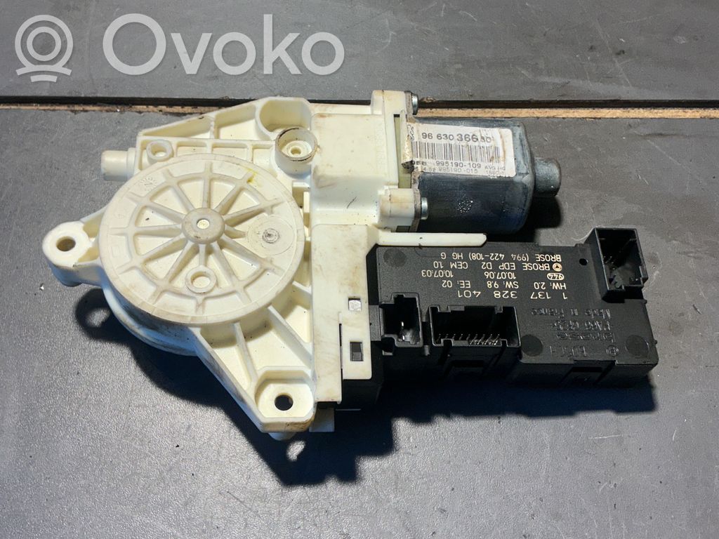 Peugeot 407 Motor del regulador de la ventanilla de la puerta delantera 