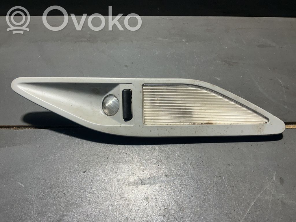 BMW 5 E39 Takaistuimen valo 