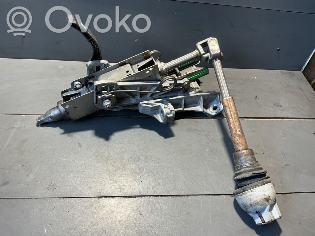 Ford Focus Steering wheel axle 