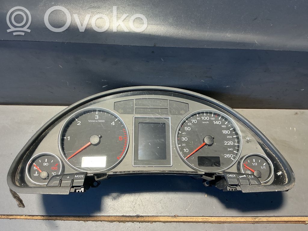 Audi A4 S4 B7 8E 8H Spidometrs (instrumentu panelī) 