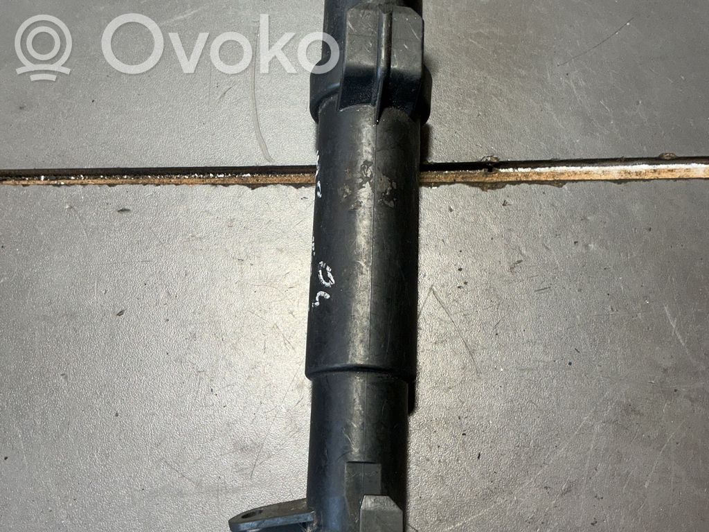 Mercedes-Benz E W211 Dysza spryskiwacza lampy przedniej 