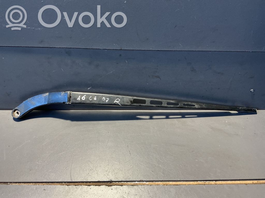 Audi A6 S6 C6 4F Wischerarm vorne 