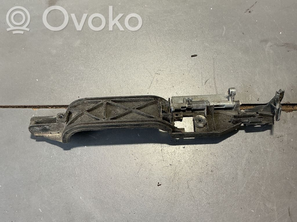 Ford Focus Manecilla externa puerta trasera 