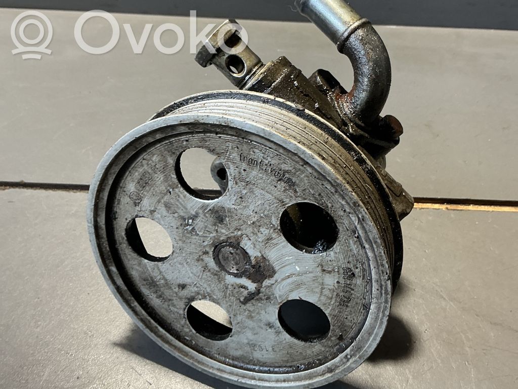 Audi A4 S4 B6 8E 8H Ohjaustehostimen pumppu 