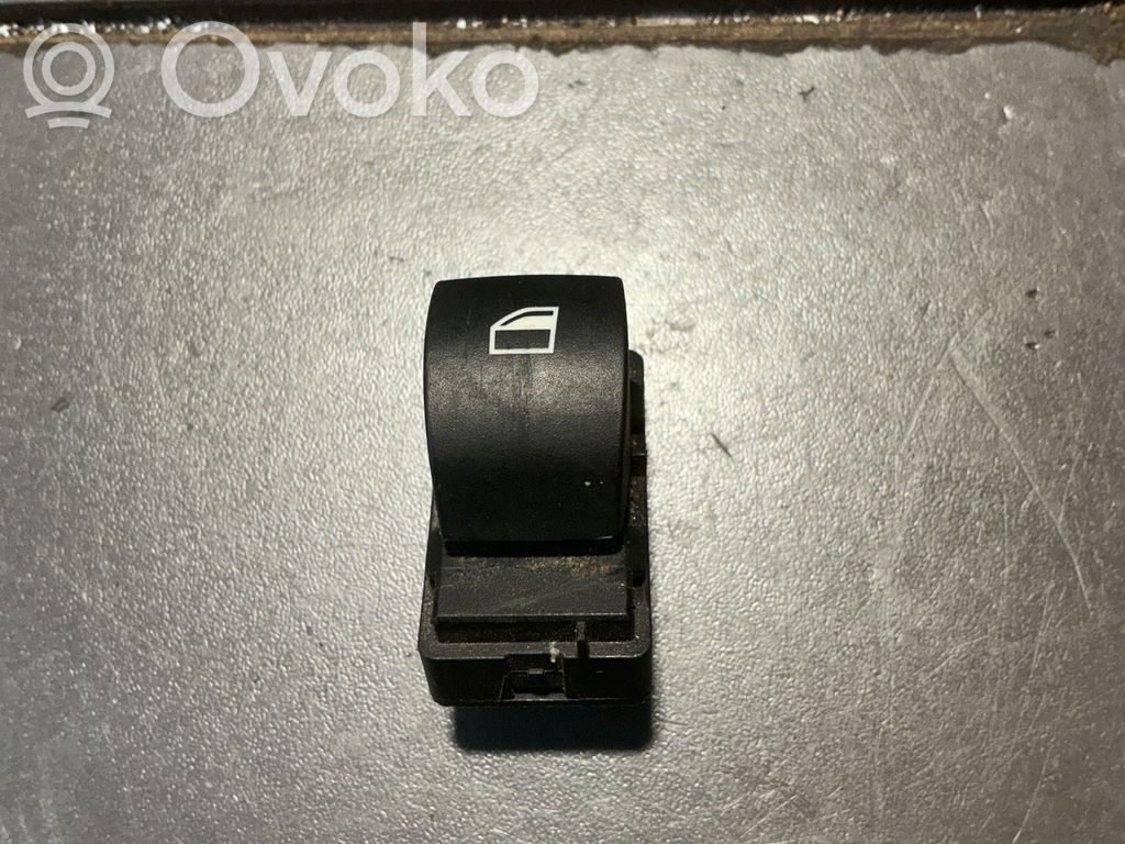 Electric window control switch   6928249