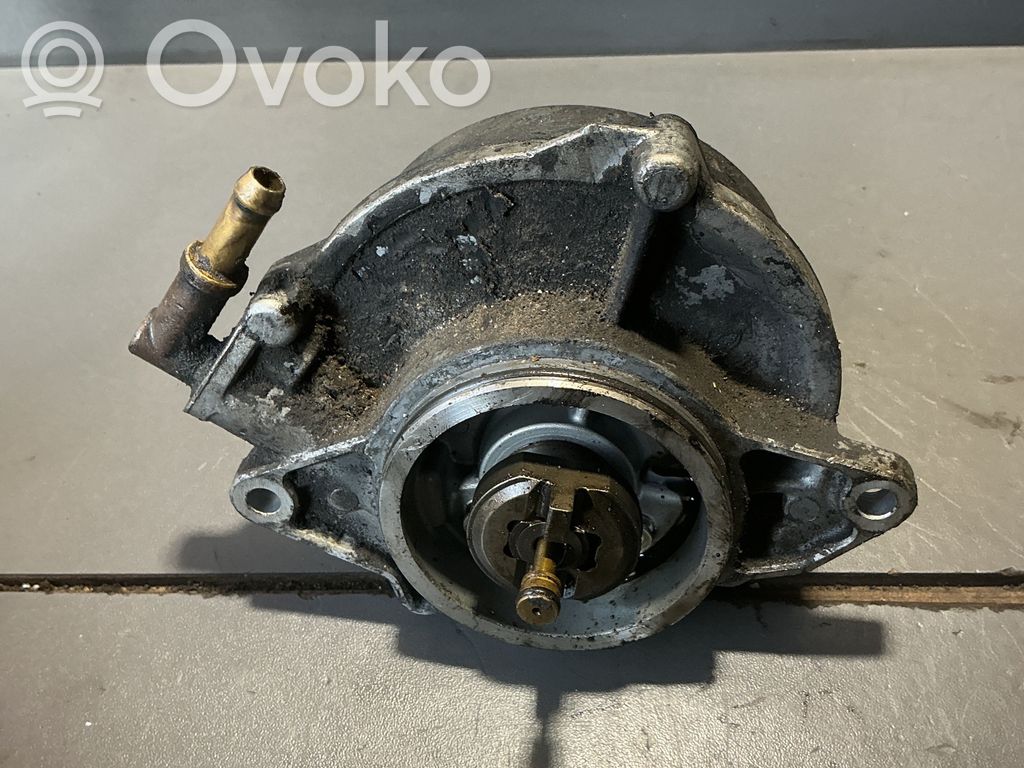 Audi A4 S4 B8 8K Vacuum pump 