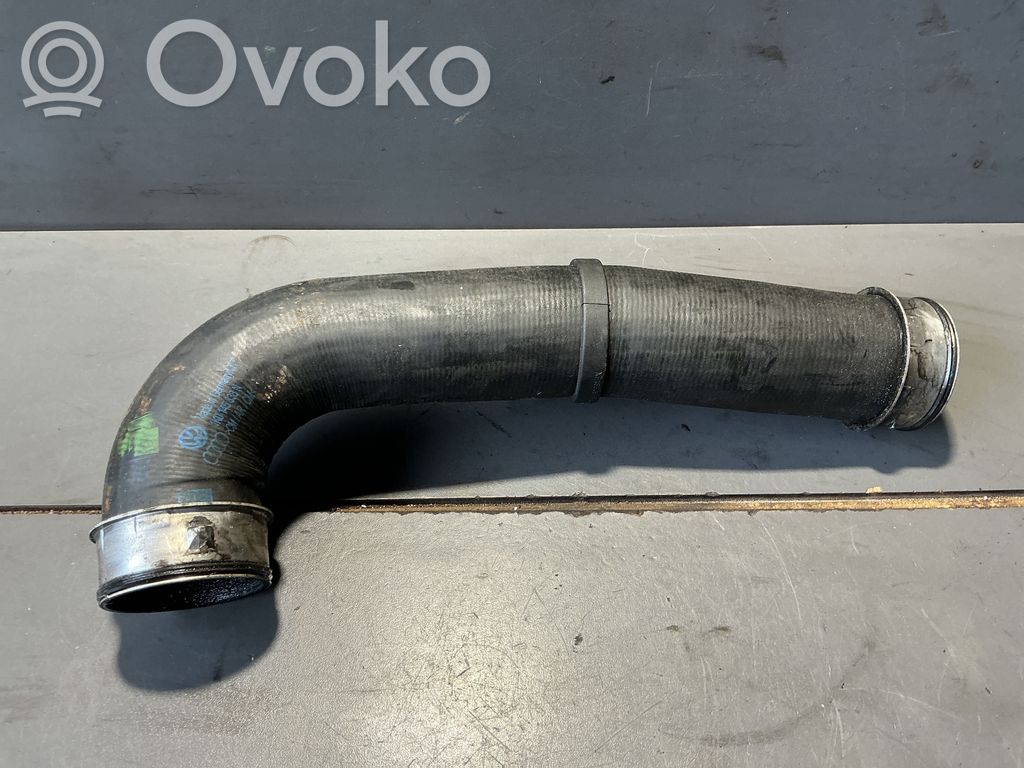 Volkswagen Golf V Välijäähdyttimen letku 