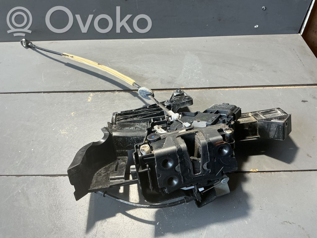 Ford Focus Takaoven lukko 