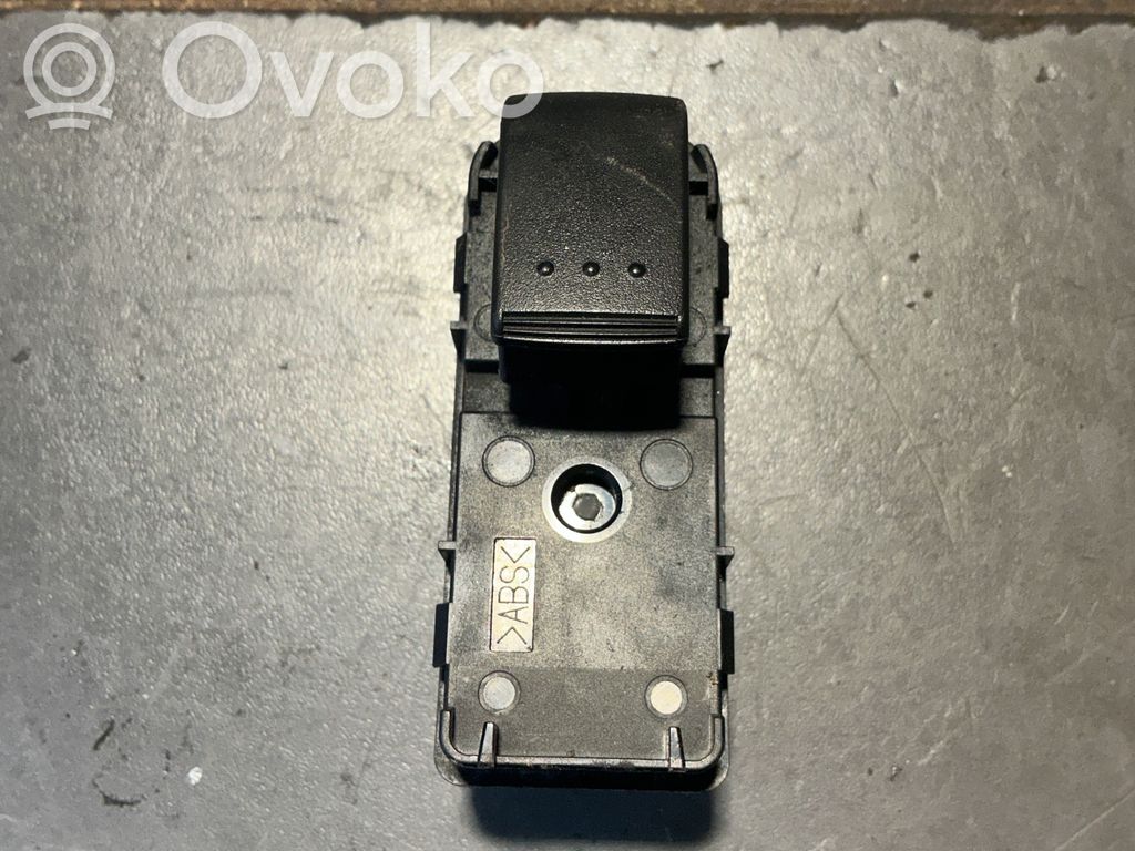 Electric window control switch   CC5166380A
