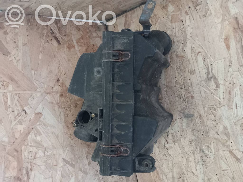 Mazda 323 Caja del filtro de aire 