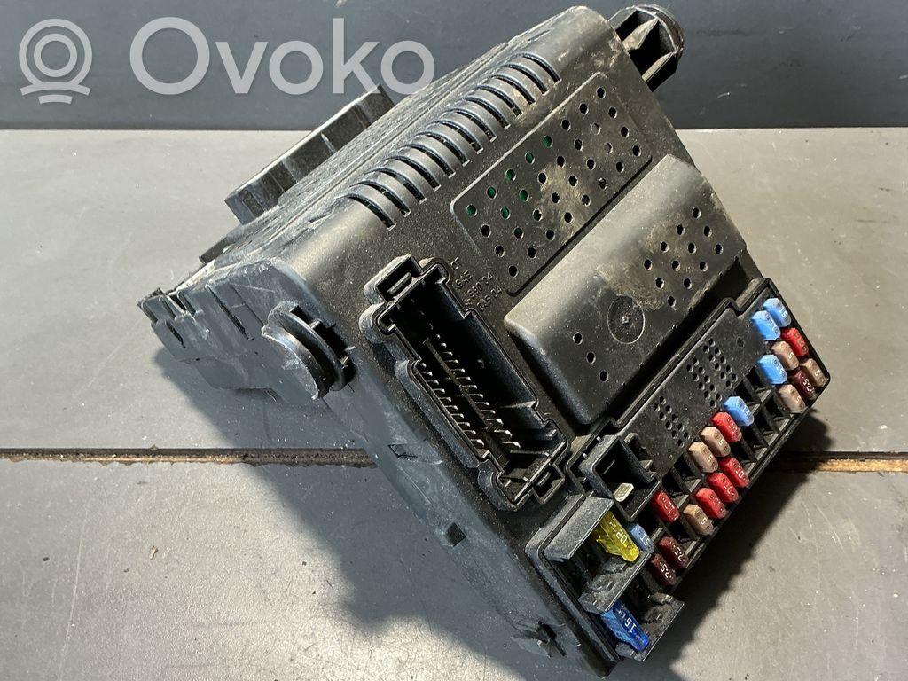 Volvo XC90 Fuse module 