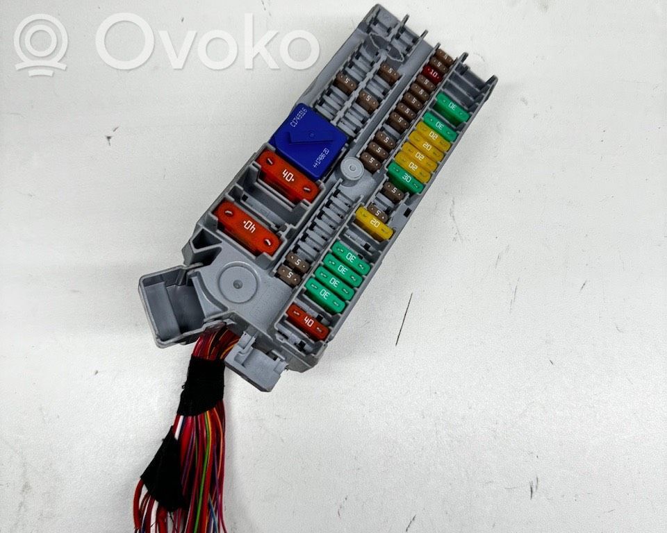 BMW 5 G30 G31 G38 Saugiklių dėžė (komplektas) 