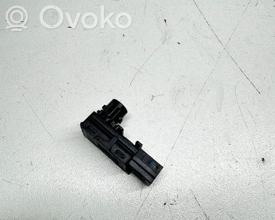 BMW 5 F10 F11 Inne oświetlenie wnętrza kabiny 