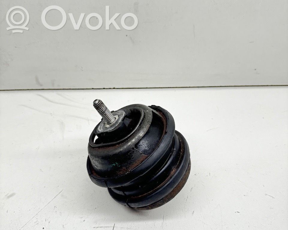 BMW 5 E39 Engine mount bracket 