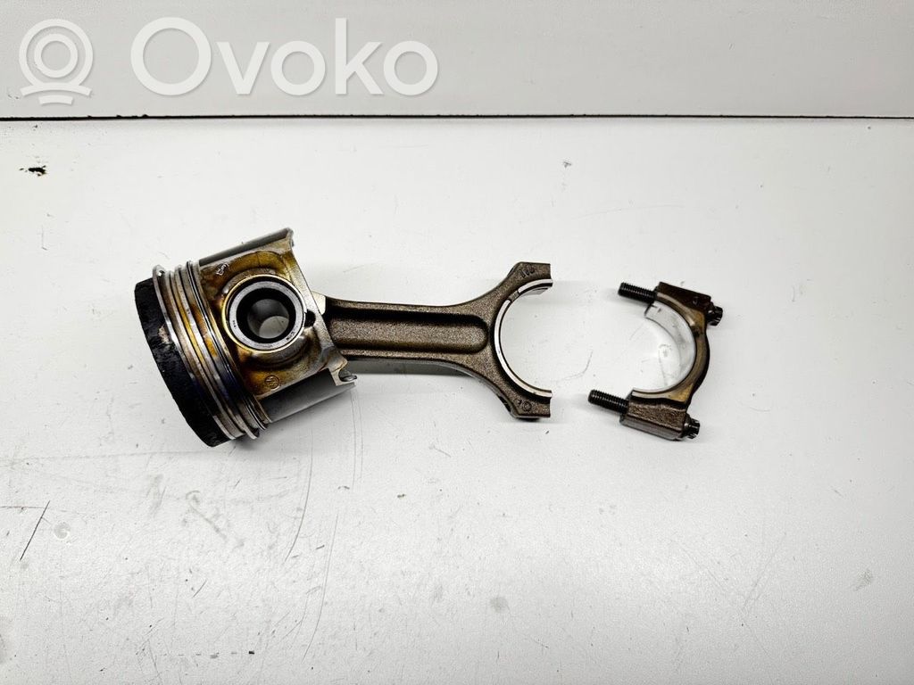 BMW 5 F10 F11 Tłok z korbowodem 