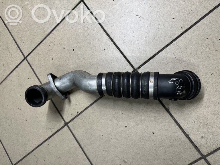BMW 5 E60 E61 Välijäähdyttimen letku 