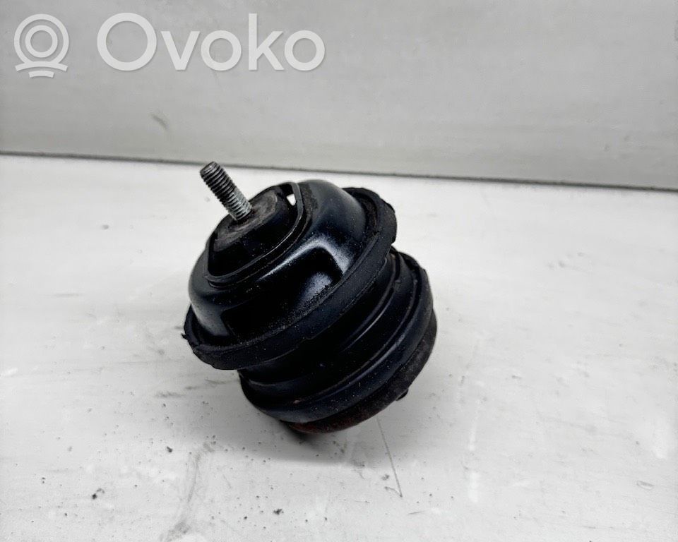 BMW 5 E39 Engine mount bracket 